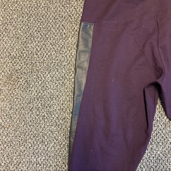 LYSSE Sz  L High Rise Purple Black Hip Accent Compression Partly Lined Leggings - Picture 7 of 7